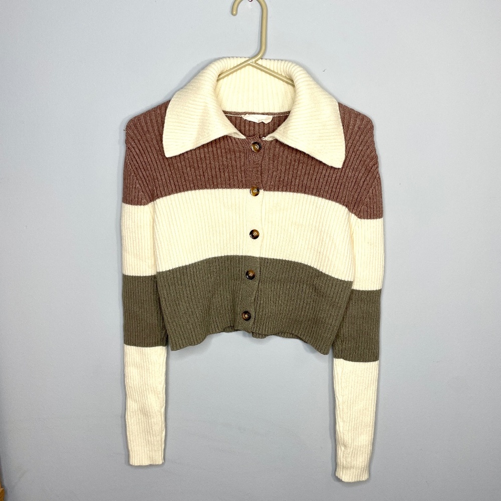 Altar’d State Color-block Ribbed Cropped Botton Up Cardigan | Size: Medium